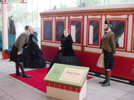 queen victoria arriving at ballater picture photograph