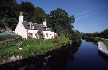 crinan canal picture photograph