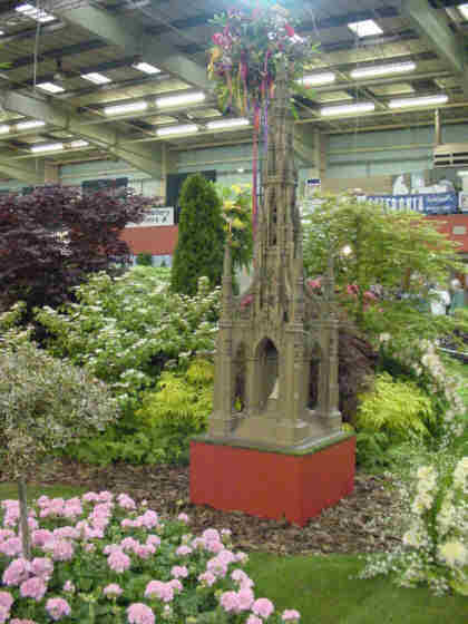 scott monument in flowers picture photographs